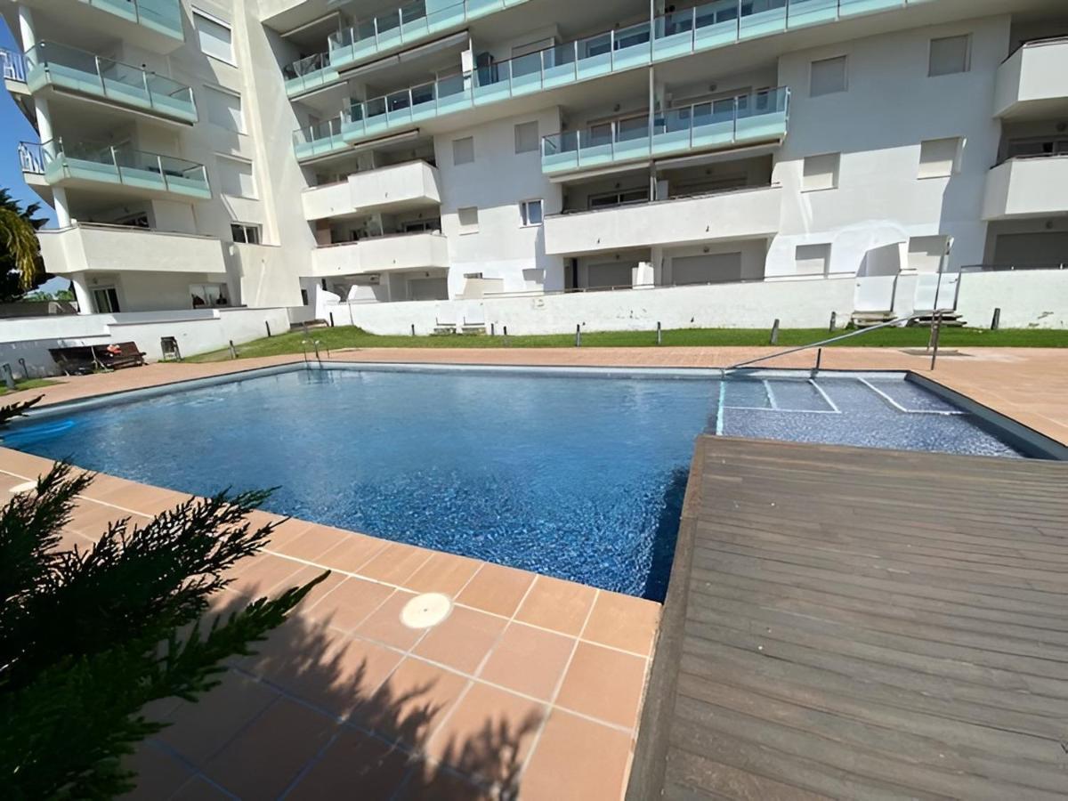 Superbe Appartement Renove, Residence Avec Piscine Roses Kültér fotó